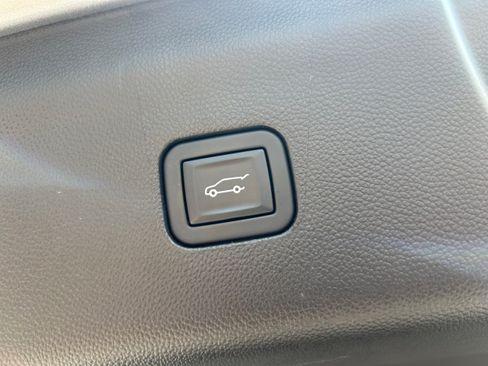 Used 2023 Buick Enclave Essence w/ Sport Touring Edition FWD image 10