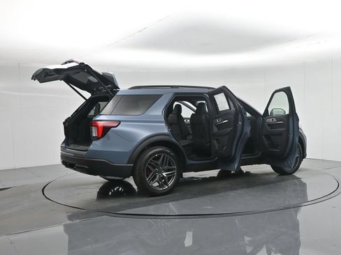 New 2026 Ford Explorer ST-Line RWD image 5