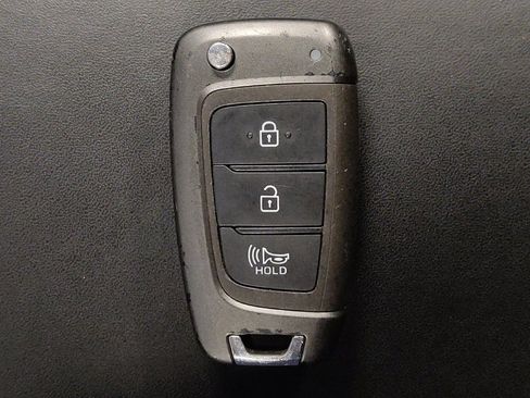Used 2022 Hyundai Venue SEL FWD image 32