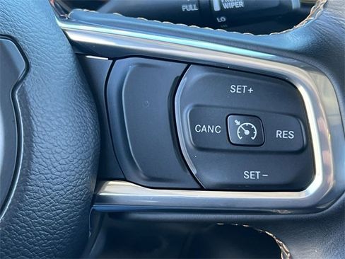 Used 2023 Jeep Gladiator Overland image 30