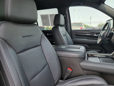 Used 2021 GMC Yukon Denali AWD/4WD image 16