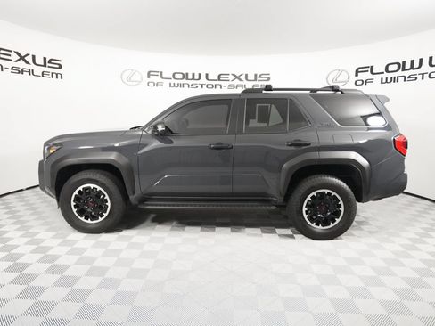 Used 2025 Toyota 4Runner TRD Off-Road Premium AWD/4WD image 4