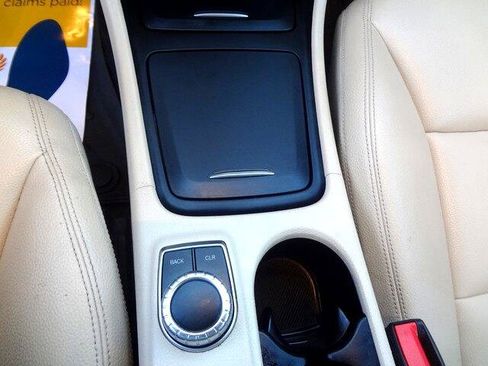 Used 2014 Mercedes-Benz CLA 250 4MATIC image 25