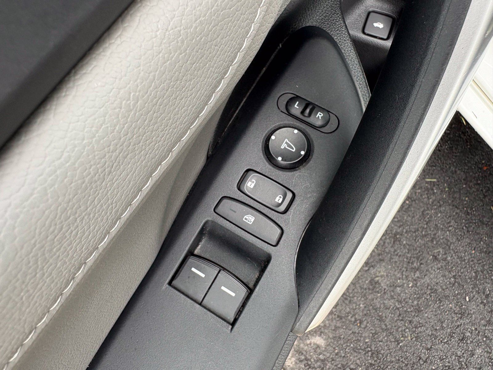 Used 2016 Honda Civic EX-L image 28