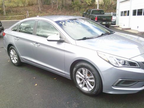 Used 2016 Hyundai Sonata SE image 4
