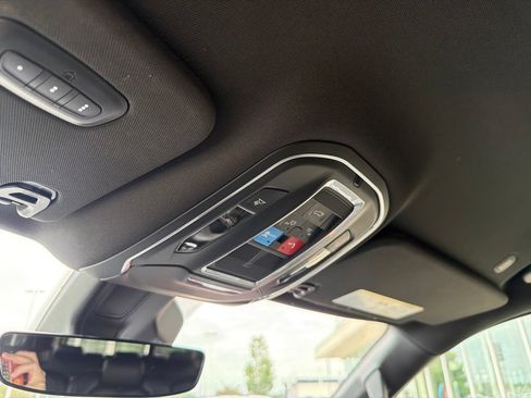 Used 2024 Jeep Wagoneer L Series II RWD image 26