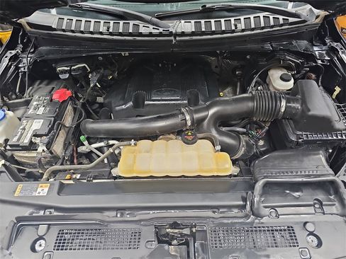 Used 2018 Ford Expedition Platinum image 30