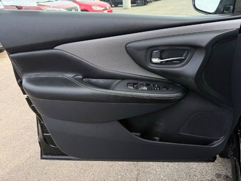Certified 2024 Nissan Murano SV w/ SV Midnight Edition Package FWD image 18