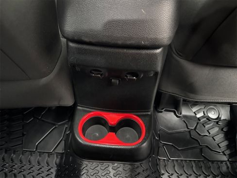 Used 2018 Jeep Wrangler Unlimited Sport w/ Connectivity Group image 33