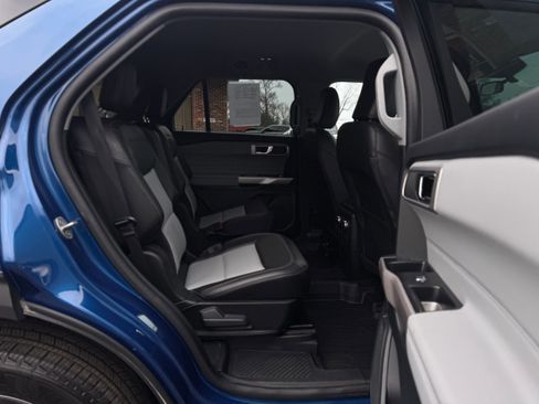 Used 2023 Ford Explorer XLT w/ Equipment Group 202A image 15