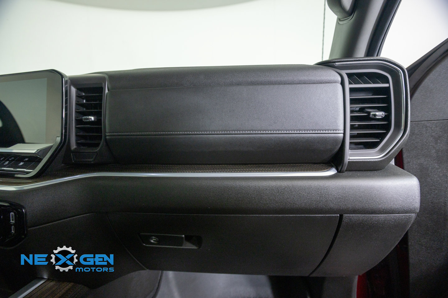 Used 2025 Chevrolet Silverado 1500 RST w/ RST All Star Premium Package AWD/4WD image 45