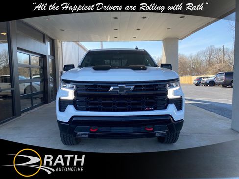 Used 2023 Chevrolet Silverado 1500 LT Trail Boss w/ Convenience Package II AWD/4WD image 3
