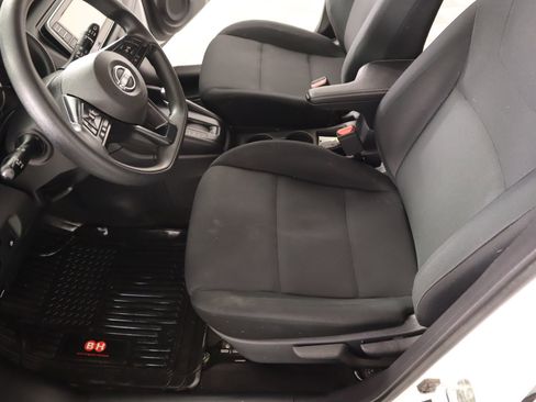 Used 2023 Nissan Kicks S image 10