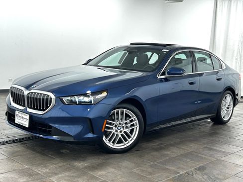 Used 2025 BMW 530i xDrive w/ Premium Package AWD/4WD image 1