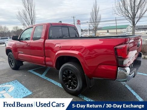Used 2022 Toyota Tacoma SR5 w/ SR5 Appearance Package (SM) image 9