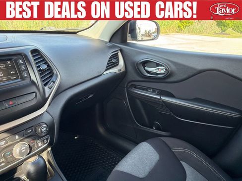 Used 2014 Jeep Cherokee Sport w/ Cold Weather Group AWD/4WD image 13