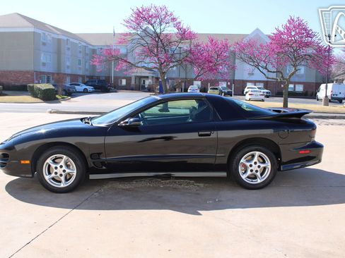 Used 1999 Pontiac Firebird Formula w/ Security Pkg RWD image 3