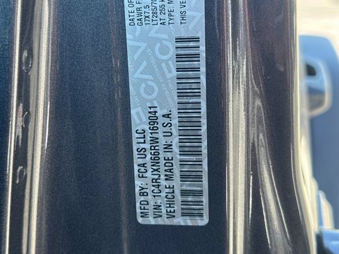 Used 2024 Jeep Wrangler Unlimited AWD/4WD image 42