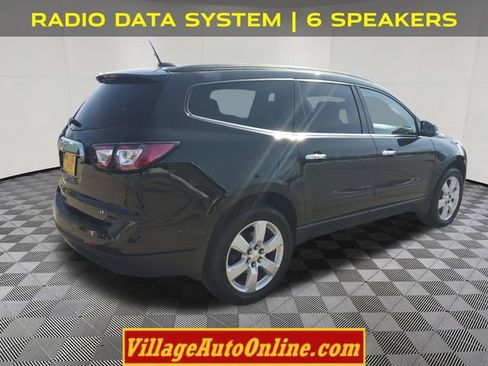 Used 2017 Chevrolet Traverse LT w/ Style and Technology Package image 4