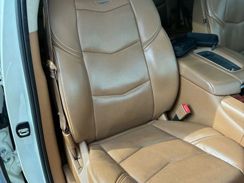 Used 2015 Cadillac Escalade Platinum image 35