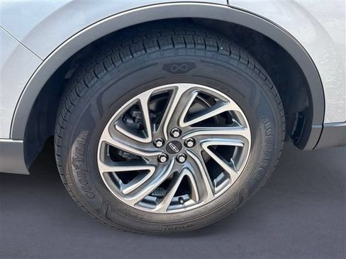 Used 2023 Lincoln Aviator AWD image 9