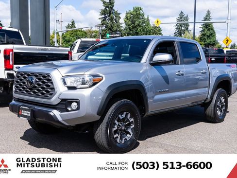 Used 2020 Toyota Tacoma TRD Off-Road AWD/4WD image 4