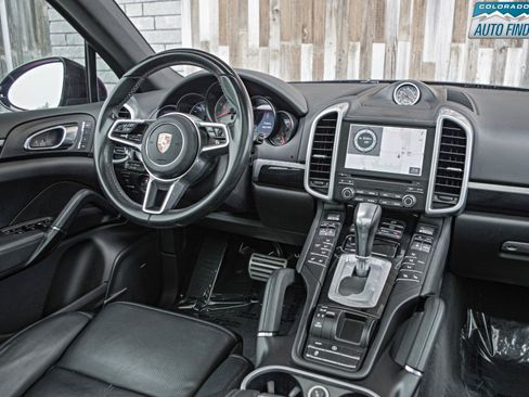 Used 2017 Porsche Cayenne S AWD/4WD image 16