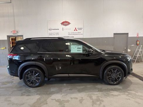 New 2026 Nissan Pathfinder SL AWD/4WD image 2