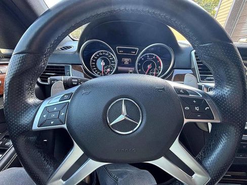 Used 2015 Mercedes-Benz ML 63 AMG 4MATIC image 27