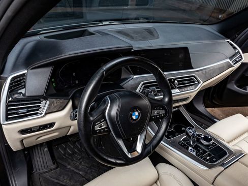 Used 2022 BMW X5 xDrive40i w/ Executive Package image 12