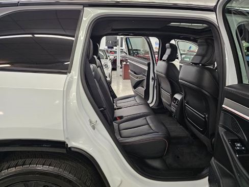 Used 2024 Jeep Wagoneer Launch Edition image 32