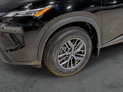 Used 2024 Nissan Rogue S AWD/4WD image 9