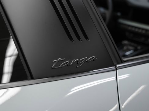 Used 2025 Porsche 911 Targa 4 GTS image 15