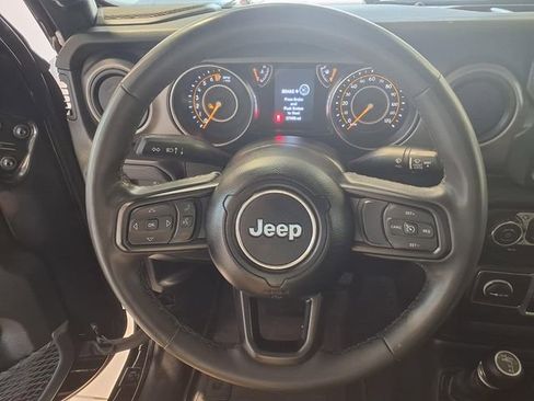 Used 2023 Jeep Gladiator Sport AWD/4WD image 9