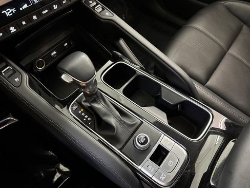 Used 2023 Kia Telluride EX w/ EX Captain's Chair Package FWD image 18