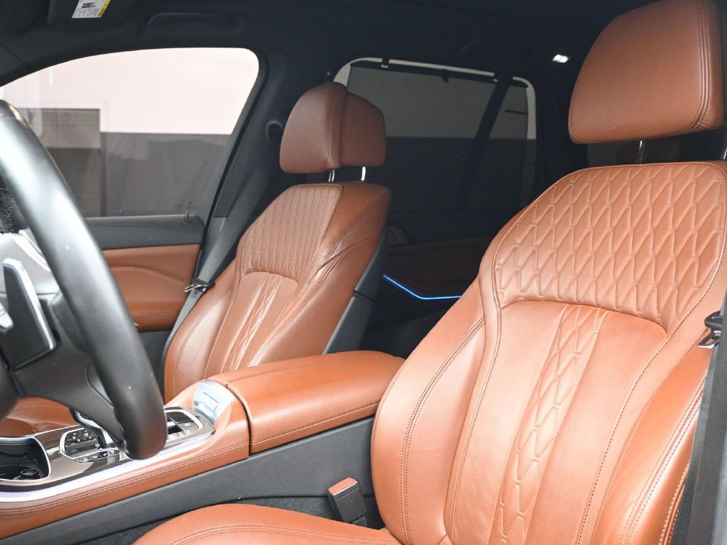 Used 2022 BMW X5 sDrive40i w/ M Sport Package RWD image 13