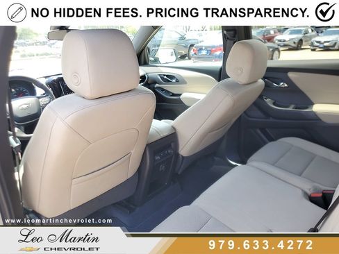 Used 2023 Chevrolet Traverse LS FWD image 10