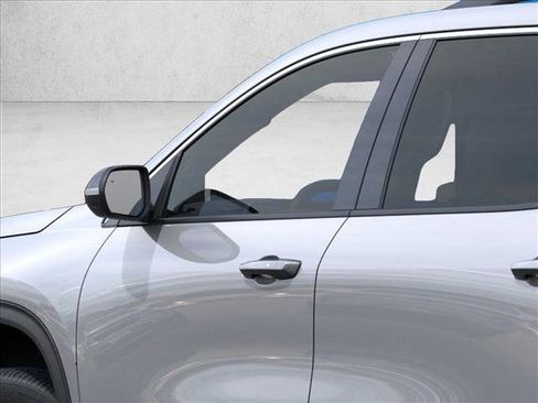 New 2026 Chevrolet Traverse LT image 12