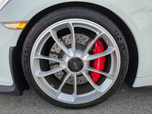 Used 2015 Porsche 911 GT3 RWD image 13