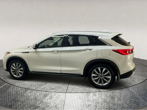 Used 2021 INFINITI QX50 Essential w/ Convenience Package image 5