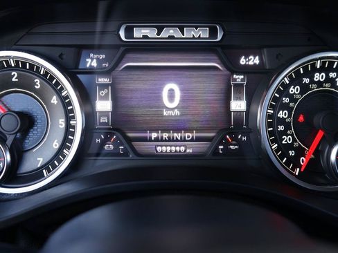 Used 2022 RAM 1500 Laramie AWD/4WD image 14