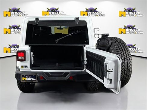 Used 2021 Jeep Wrangler Unlimited Sahara image 22