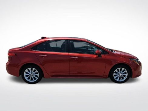 Used 2020 Toyota Corolla LE w/ LE Premium Package FWD image 9