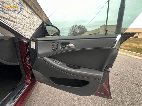 Used 2006 Mercedes-Benz CLS 500 w/ AMG Sport Pkg image 47