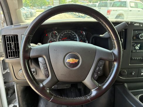 Used 2022 Chevrolet Express 2500 w/ Driver Convenience Package RWD image 17
