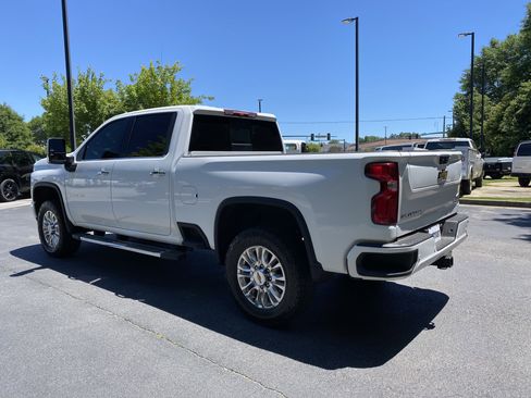 Used 2023 Chevrolet Silverado 2500 High Country w/ Safety Package II AWD/4WD image 7