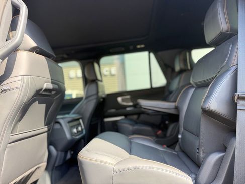 Used 2025 Ford Expedition Tremor AWD/4WD image 23