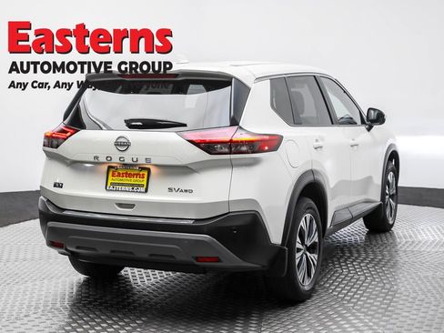Used 2022 Nissan Rogue SV image 5