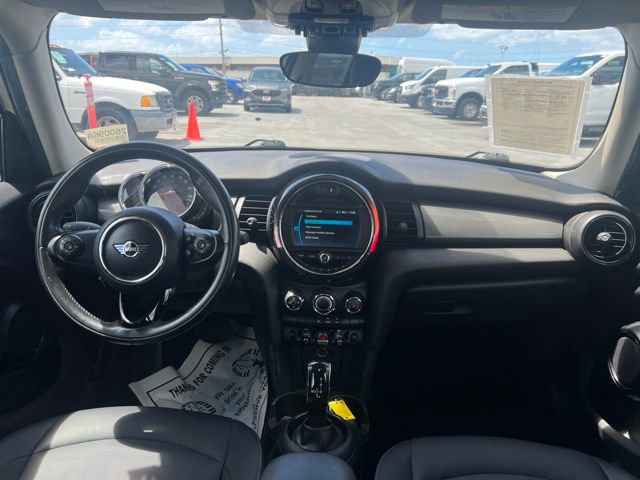 Used 2020 MINI Cooper 4-Door Hardtop w/ Storage Package FWD image 8