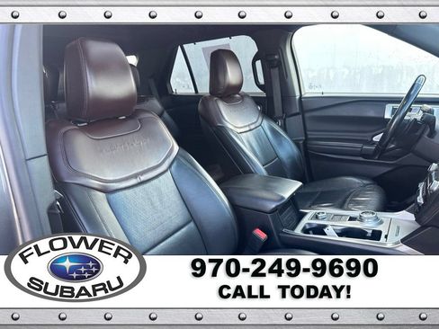 Used 2020 Ford Explorer Platinum w/ Premium Technology Package AWD/4WD image 10